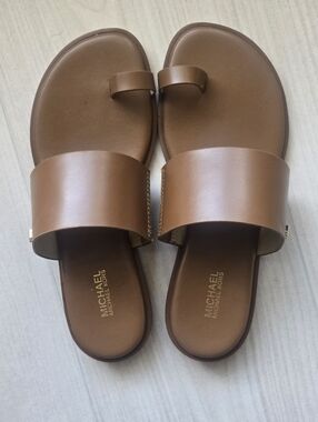 EUC!! MICHAEL KORS AUGUST FLAT SANDALS IN LUGGAGE - SIZE 7 - WORN ONCE!!!